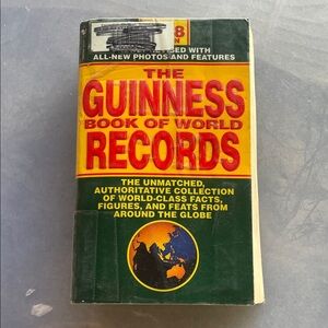 Guinness Book of World Records - Green and Yellow Cover